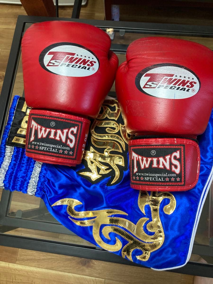 TWINS SPECIAL ボクシンググローブ 12oz & ムエタイパンツ セット