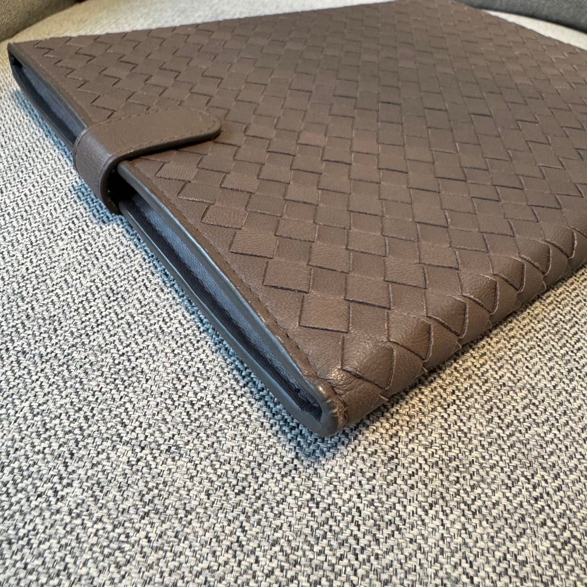ボッテガ ヴェネタ イントレチャート iPad タブレットケース ブラウン