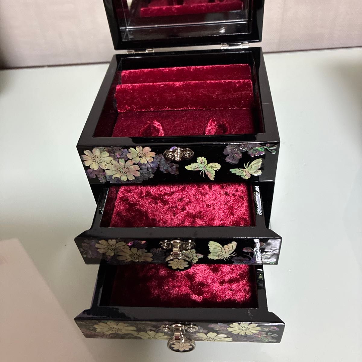 螺鈿細工 宝石箱 ジュエリーボックス 黒 花柄 蝶々 小物入れ 韓国工芸