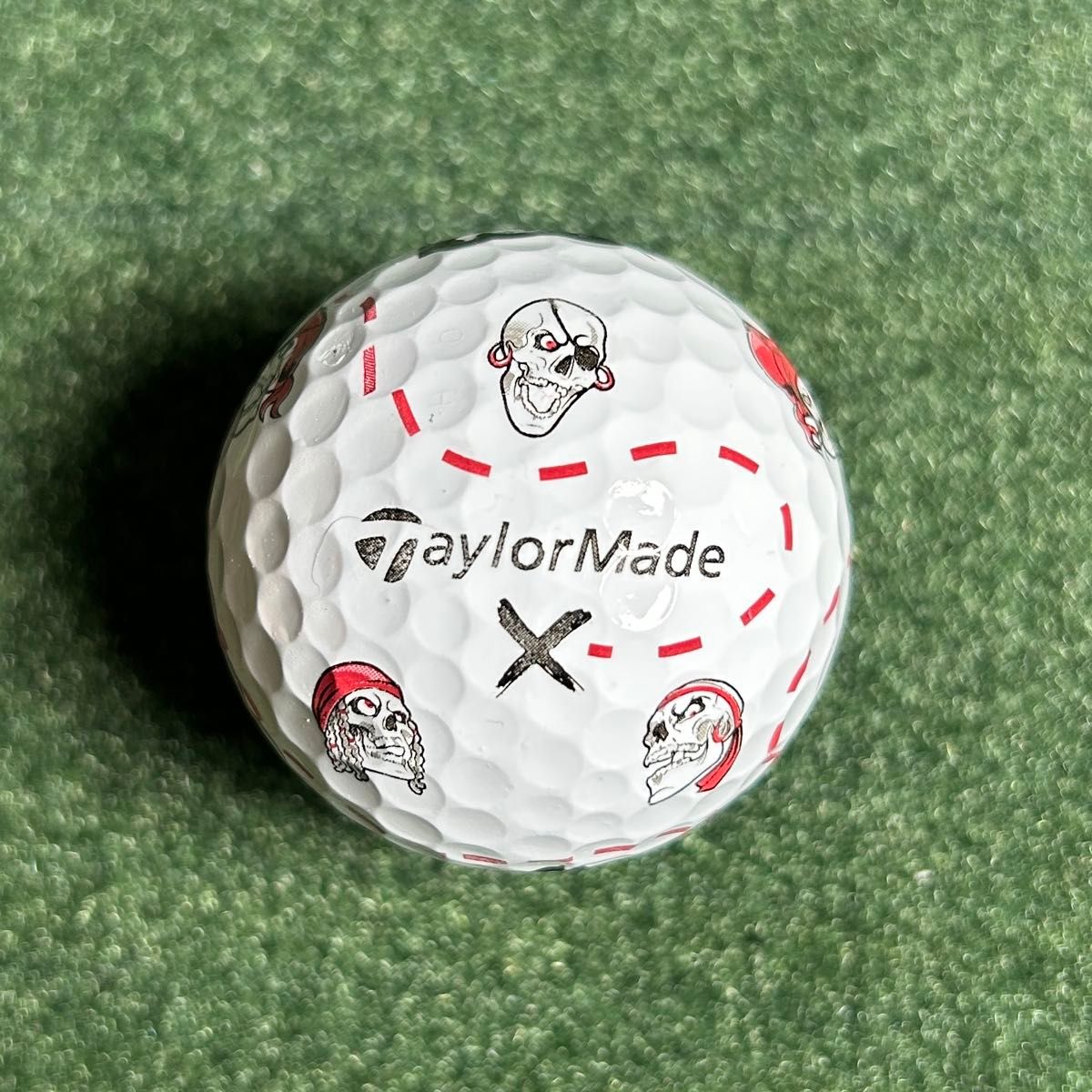 TaylorMade】 TP5 2025年版 限定品ゴルフボール 1ダース