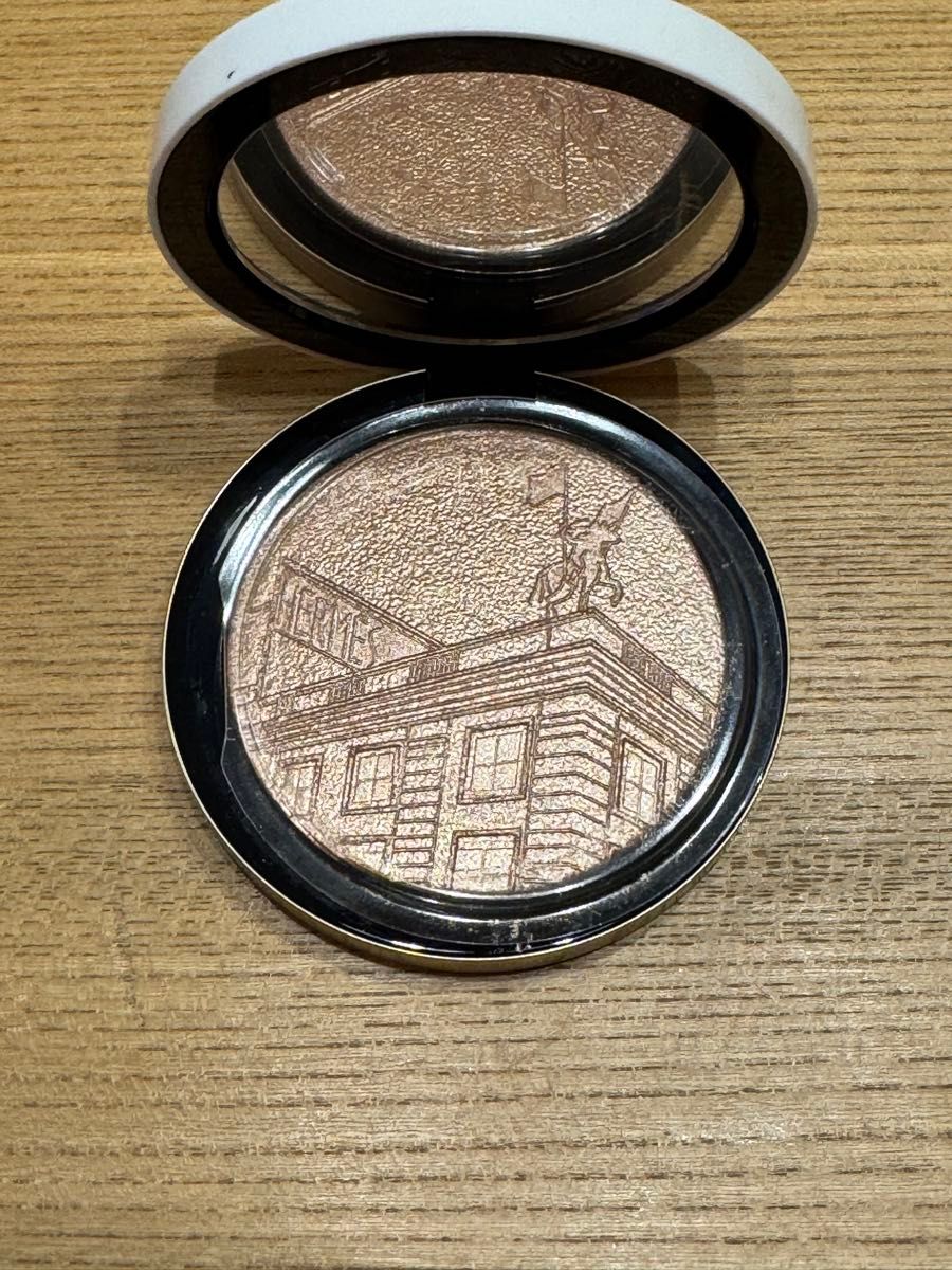 未使用新品《エルメス》パウダー《24 フォーブル》フェイス＆アイ