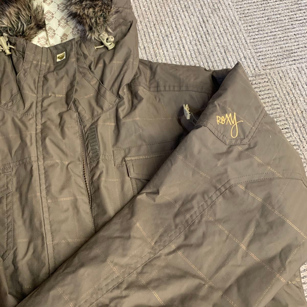 ROXY ロキシー スノーボードウェア 上下セット ファー付きフード