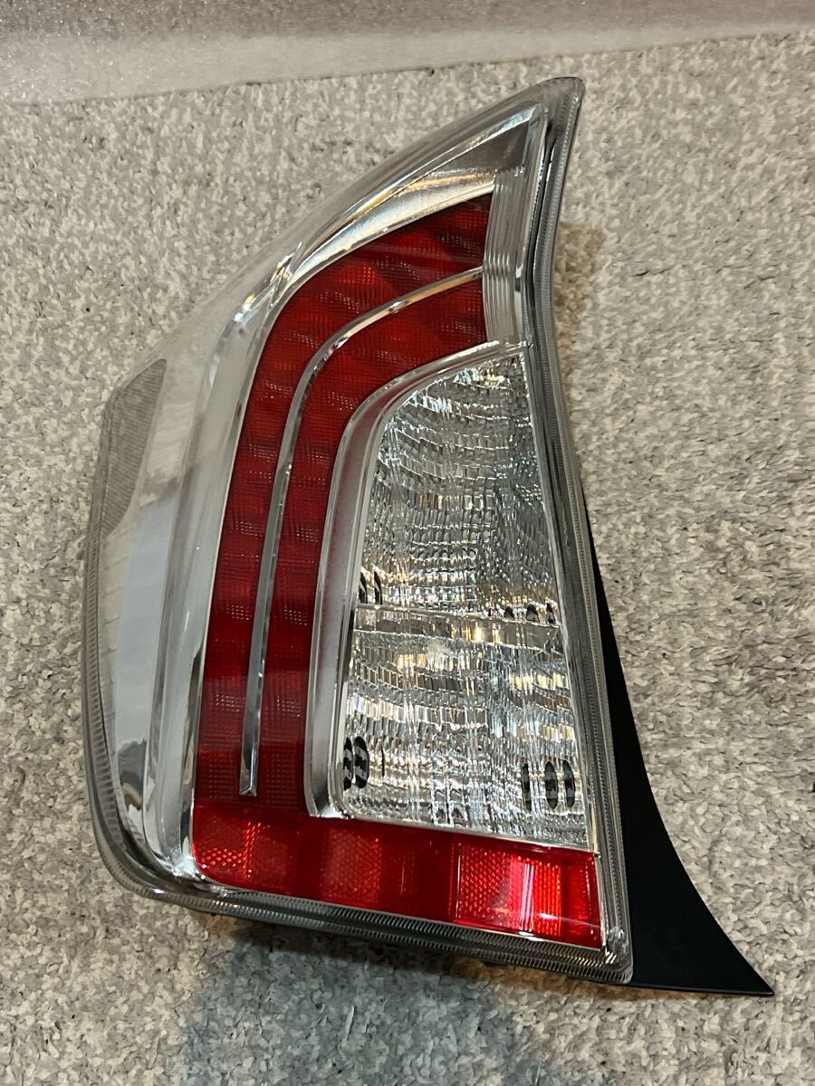 トヨタ プリウス 後期 純正 テールライト左右セットSTANLEY 47-55 送料