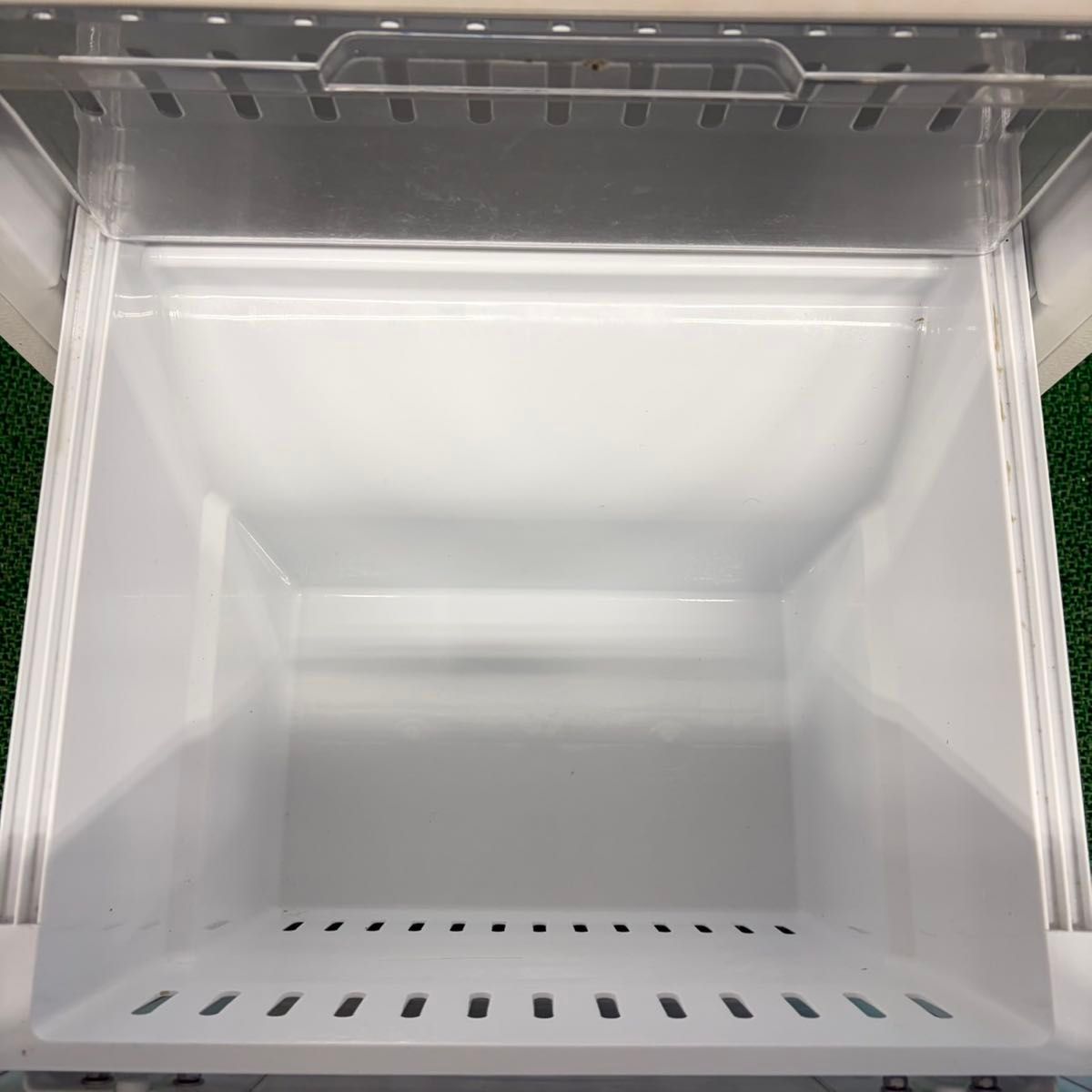 652 マッドデザイン 冷蔵庫 200L弱 小型 洗濯機も有 一人暮らし 庫内極