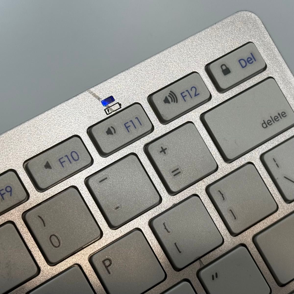 Bluetooth 無線 ワイヤレス キーボード ホワイト シルバー MINI