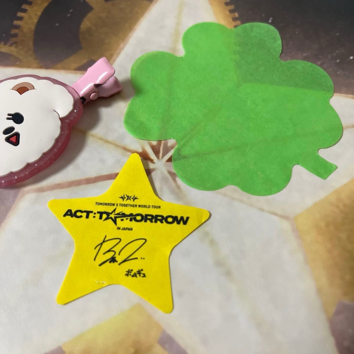 ボムギュ バムグッ ヘアクリップ 落下物 星 クローバー TXT プルバトゥ