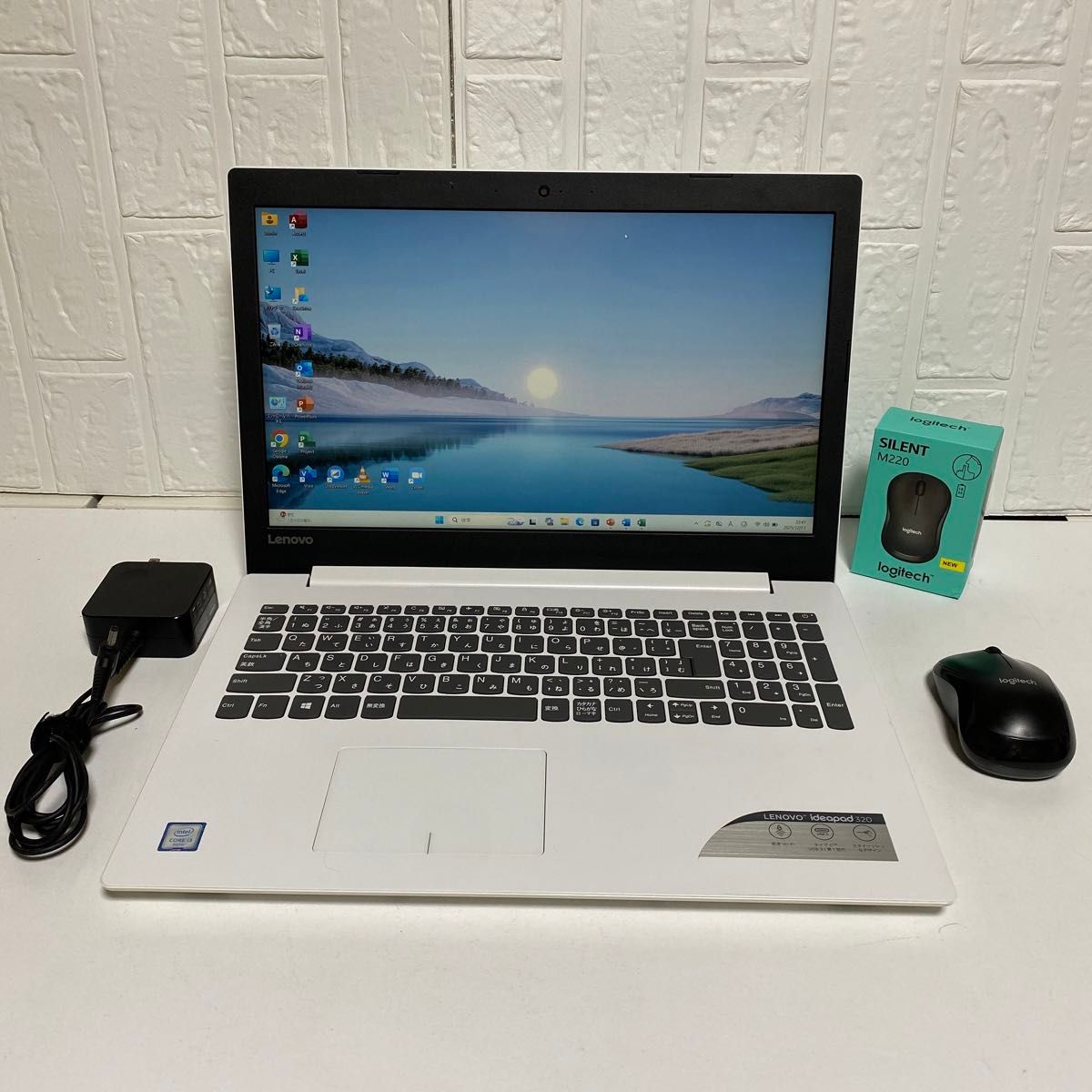 Windows11 オフィス付きSSDサクサク起動 美品 LENOVOノートPC