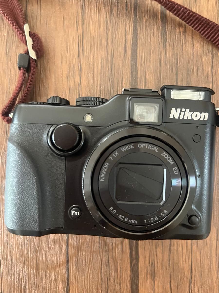 Nikon COOLPIX P7100 コンパクトデジタルカメラ ブラック｜Yahoo