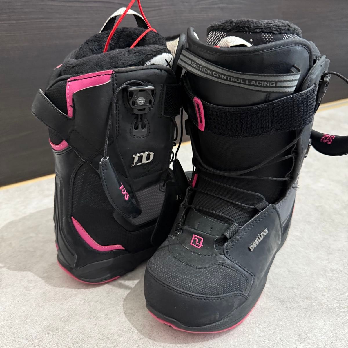 DEELUXE】ディーラックス スノーボードブーツ 22 5cm ブラック/ピンク