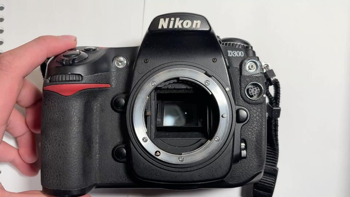 一眼デビューにオススメ Nikon D5000 手ぶれ補正搭載 一眼レフカメラ