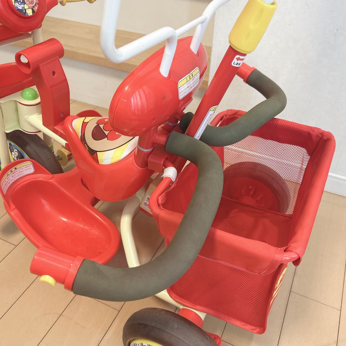 美品 それいけ アンパンマン デラックスII三輪車 サンシェード 足乗せ