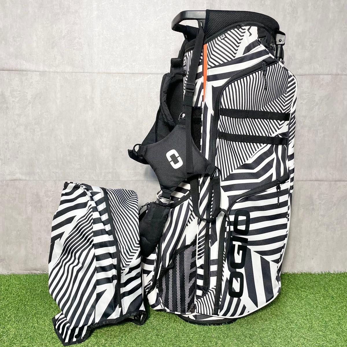 OGIO オジオ キャディバッグ ゼブラ柄 軽量 スタンド式 スプラッシュ柄