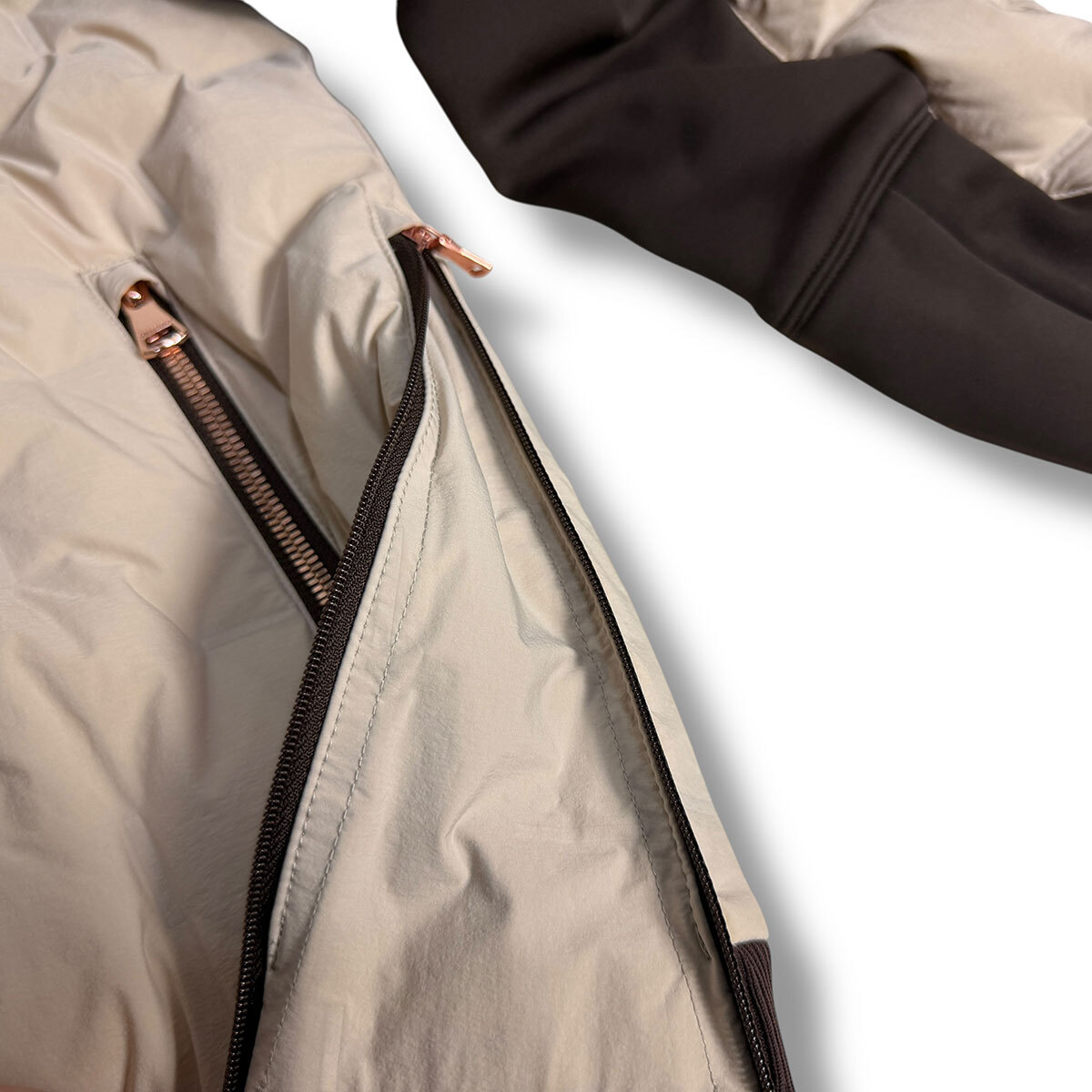 J3021 美品 マークアンドロナ MCM-4C-AD56 24AW シームレス プル