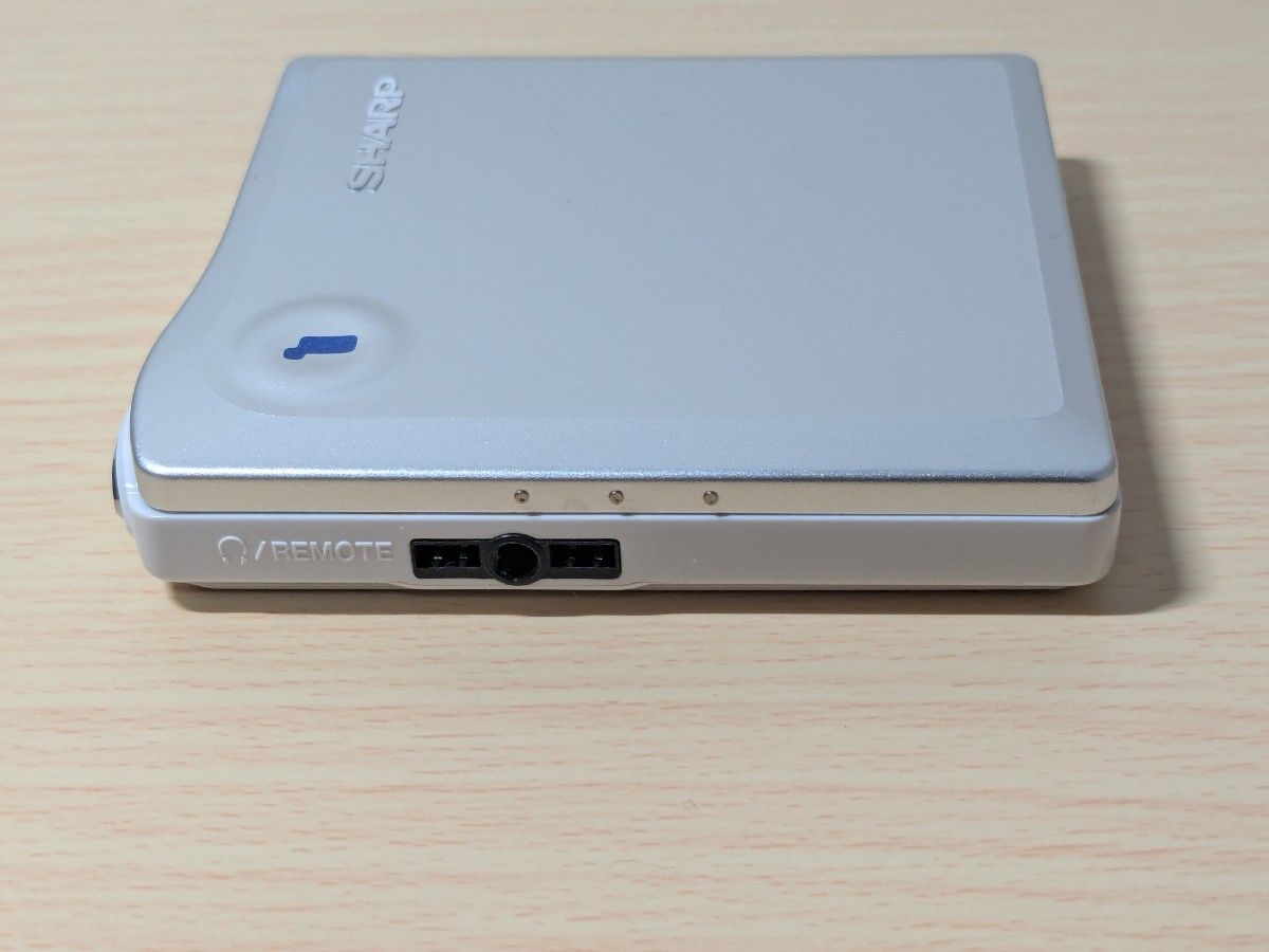 SHARP ポータブルMDプレーヤー 2台セット MD-ST521 / MD-DS33 ジャンク