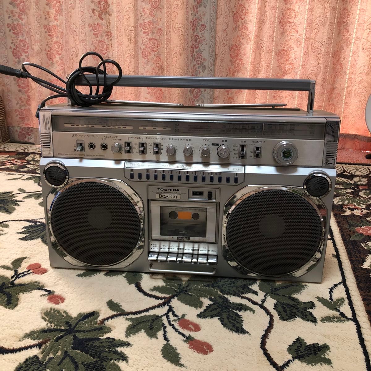 TOSHIBA RT-9990SM BOMBEAT ラジカセ TOSHIBA RT-9990SM BOMBEAT