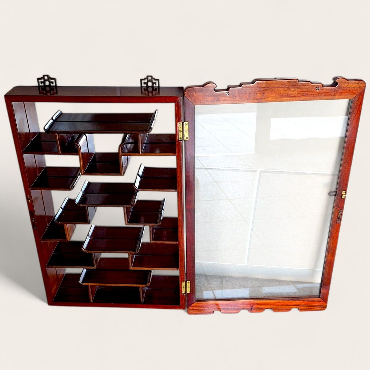唐木 壁掛け飾り棚 ガラスキュリオ 中国家具 花梨調 77cm｜Yahoo