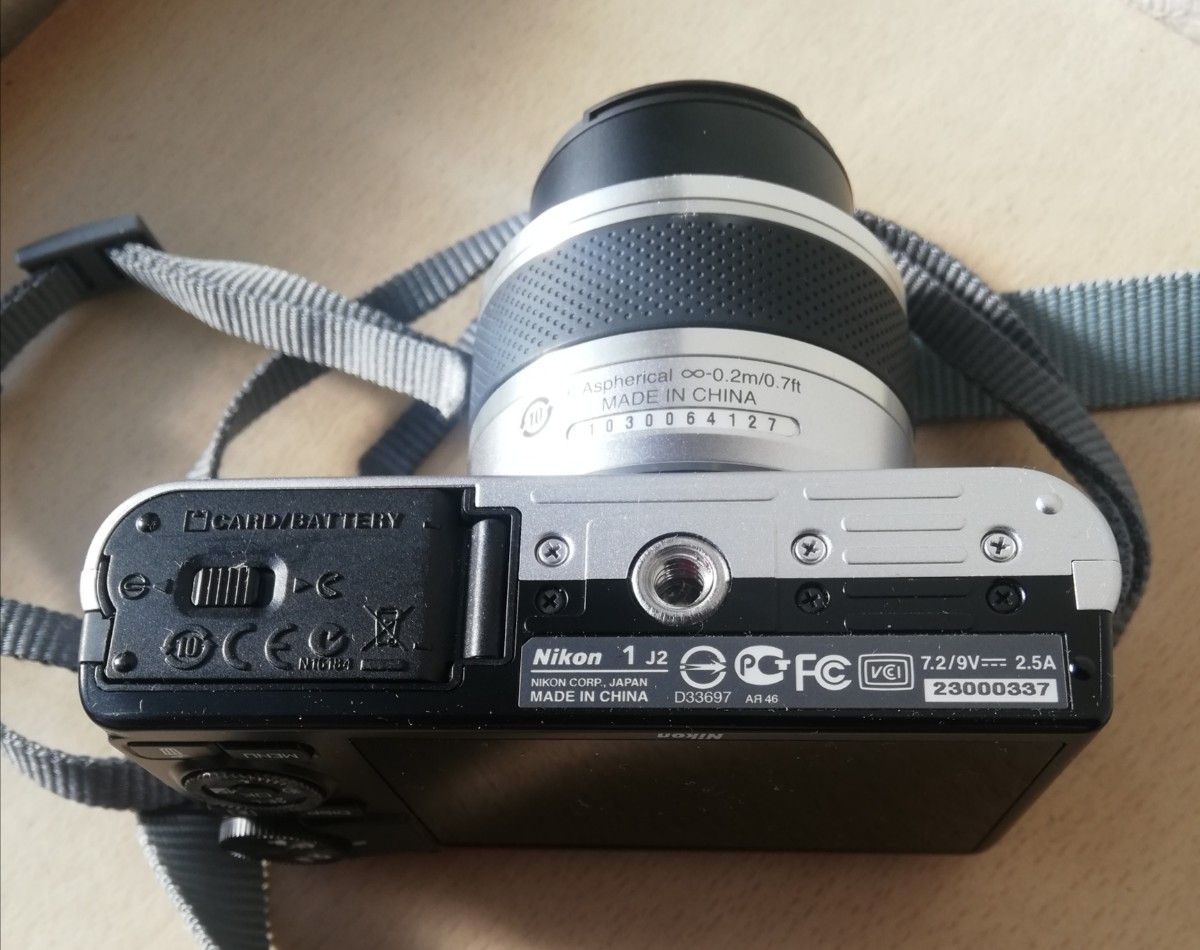 Nikon 1 J2 ミラーレス一眼カメラ 1 NIKKOR 10-30mm レンズキット