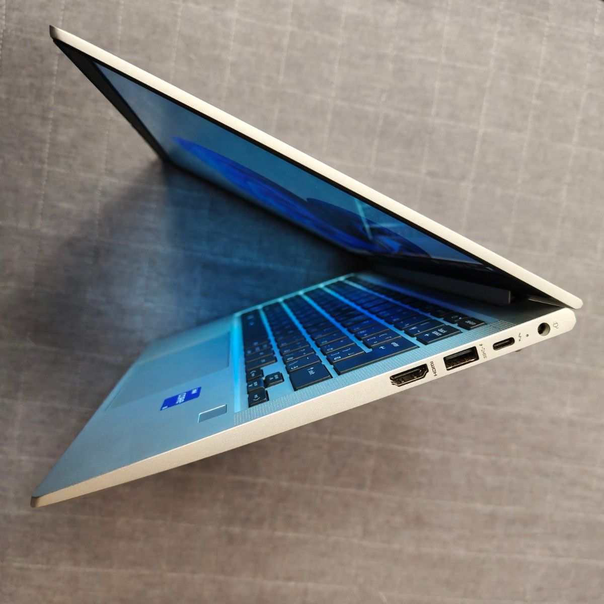2023年6月 超美品 HP 爆速12世代i5 1235u 16GB 512GB Elitebook 630 G9
