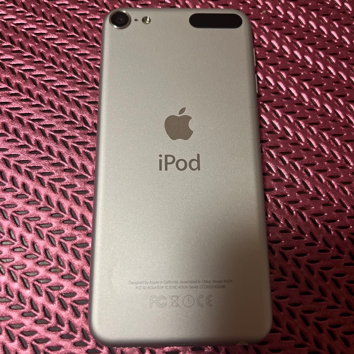 美品 ①Apple 第6世代 iPod touch 32GB MKHX2J/A A1574 シルバー 初期