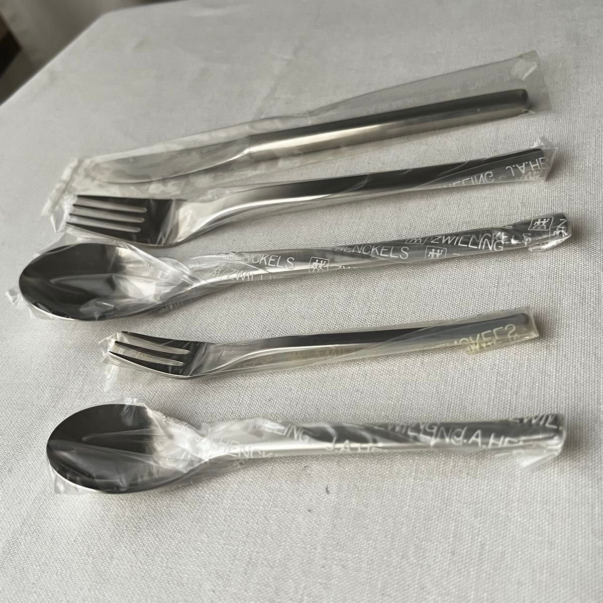 ツヴィリング ヘンケルス ハンゼアティック ディナーカトラリーセット