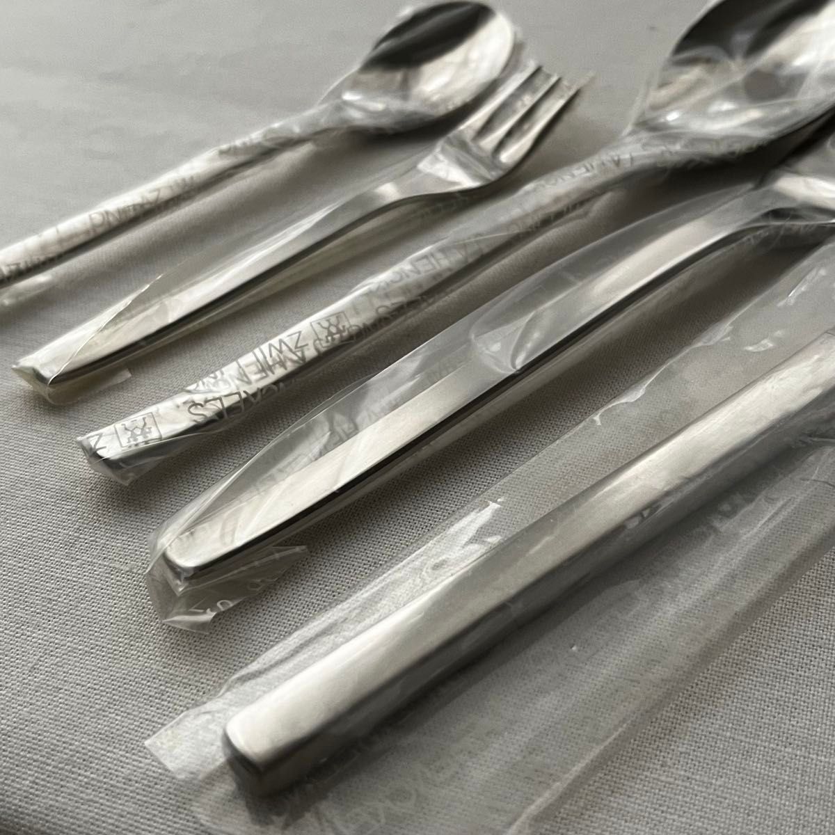 ツヴィリング ヘンケルス ハンゼアティック ディナーカトラリーセット