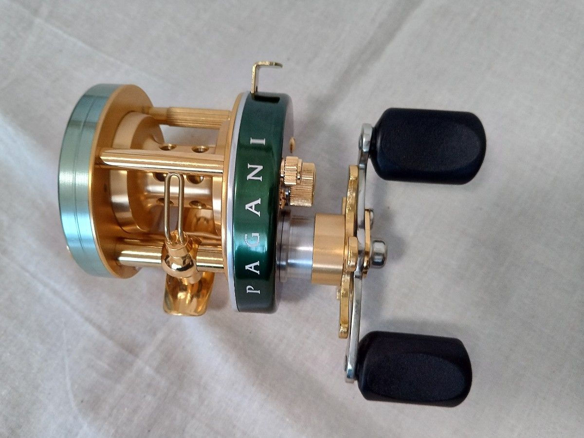 メガバス パガーニ P300 左ハンドル グリーン 淡水専用 未使用