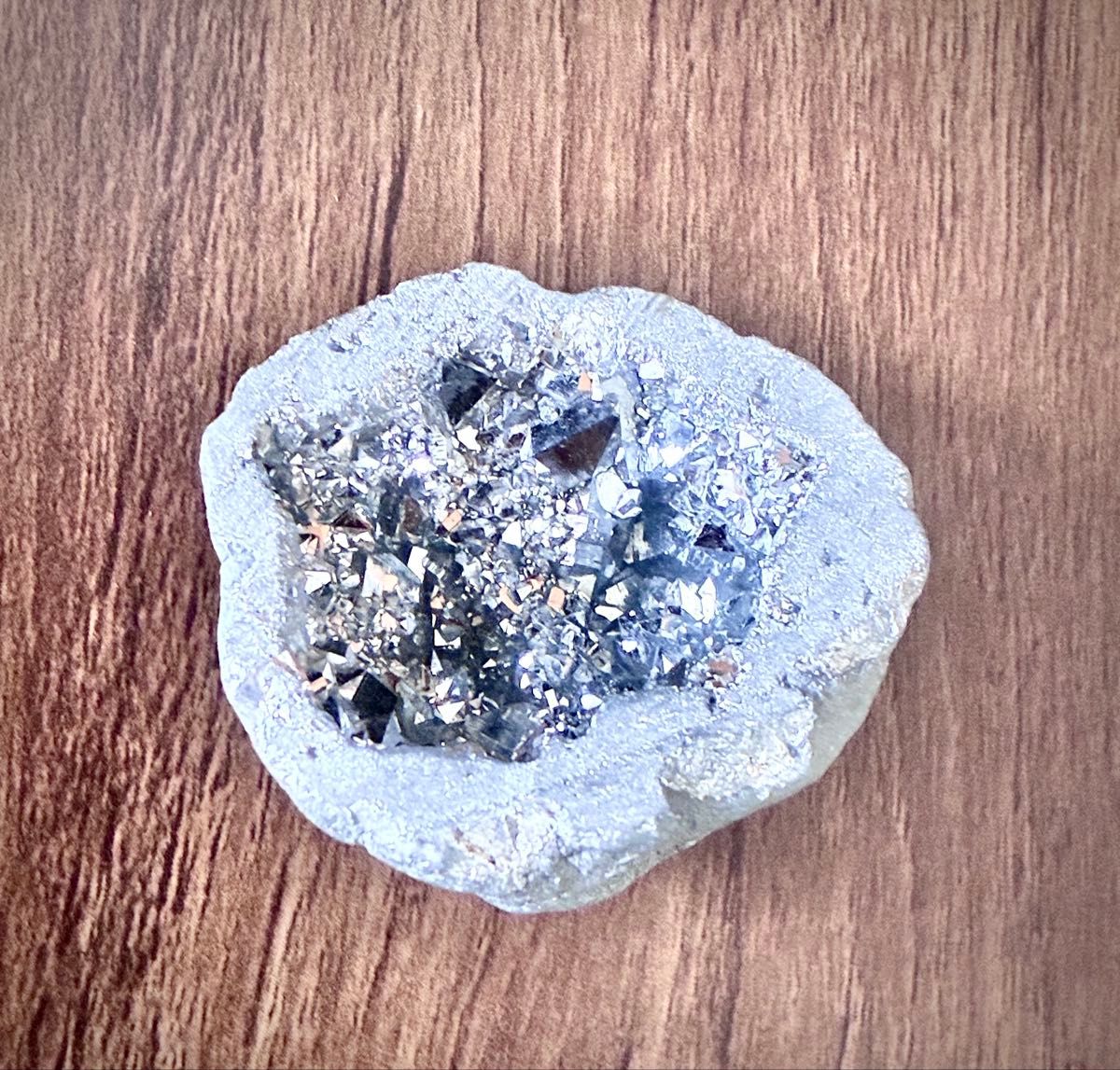 銀色 クリスタル 天然石 原石 鉱石 パワーストーン 鑑賞石 魔除け 標本