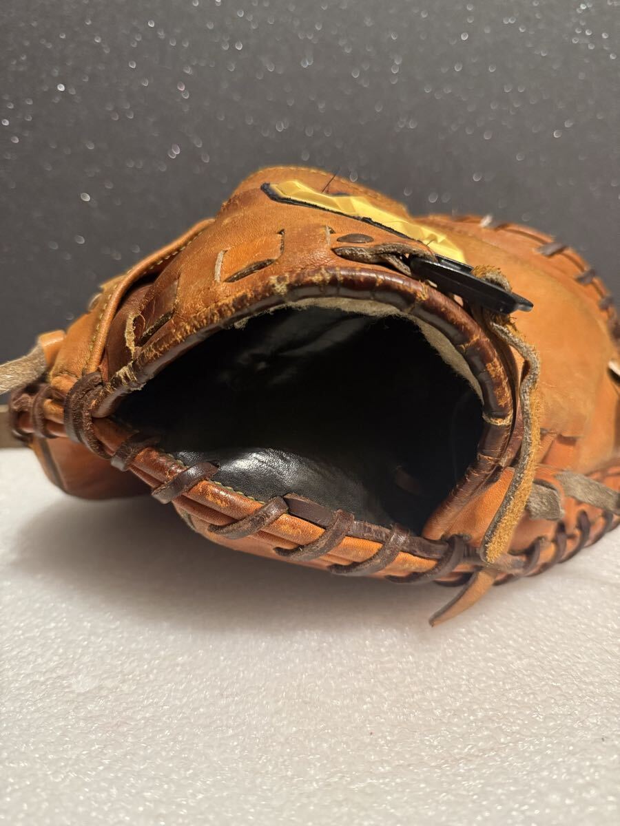 美品 人気 ハタケヤマ 硬式用 キャッチャーミット 新品ウェブ 全紐交換