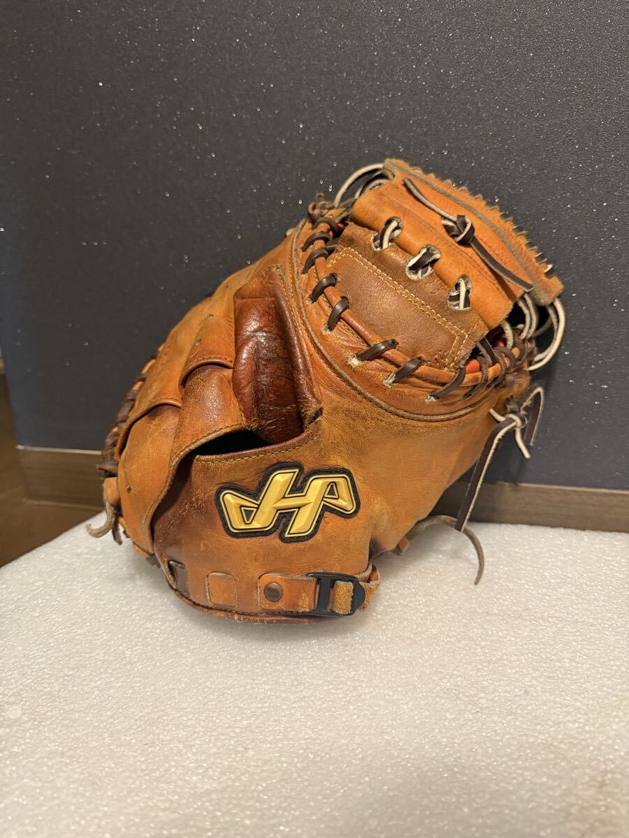 美品 人気 ハタケヤマ 硬式用 キャッチャーミット 新品ウェブ 全紐交換