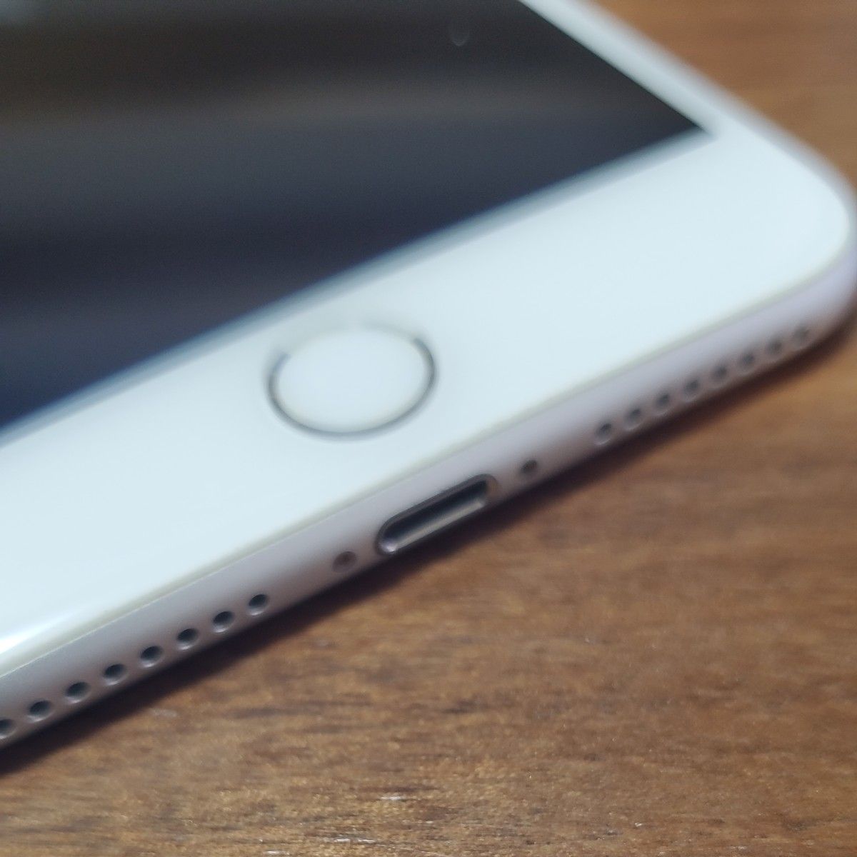 美品】iPhone 7 Plus 128GB 本体 SIMロック解除済 シルバー SIMフリー