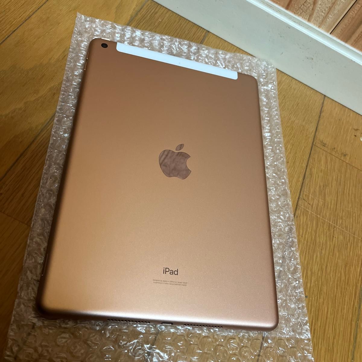 美品 MYMK2J/A iPad Wi-Fi+Cellular 32GB ゴールド SIMフリー Apple
