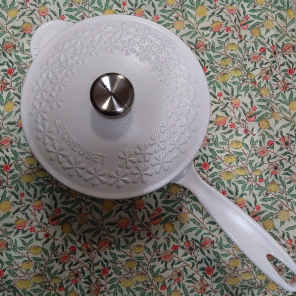 ルクルーゼ ソーシエ フラワーレリーフ コットン21 片手鍋｜Yahoo