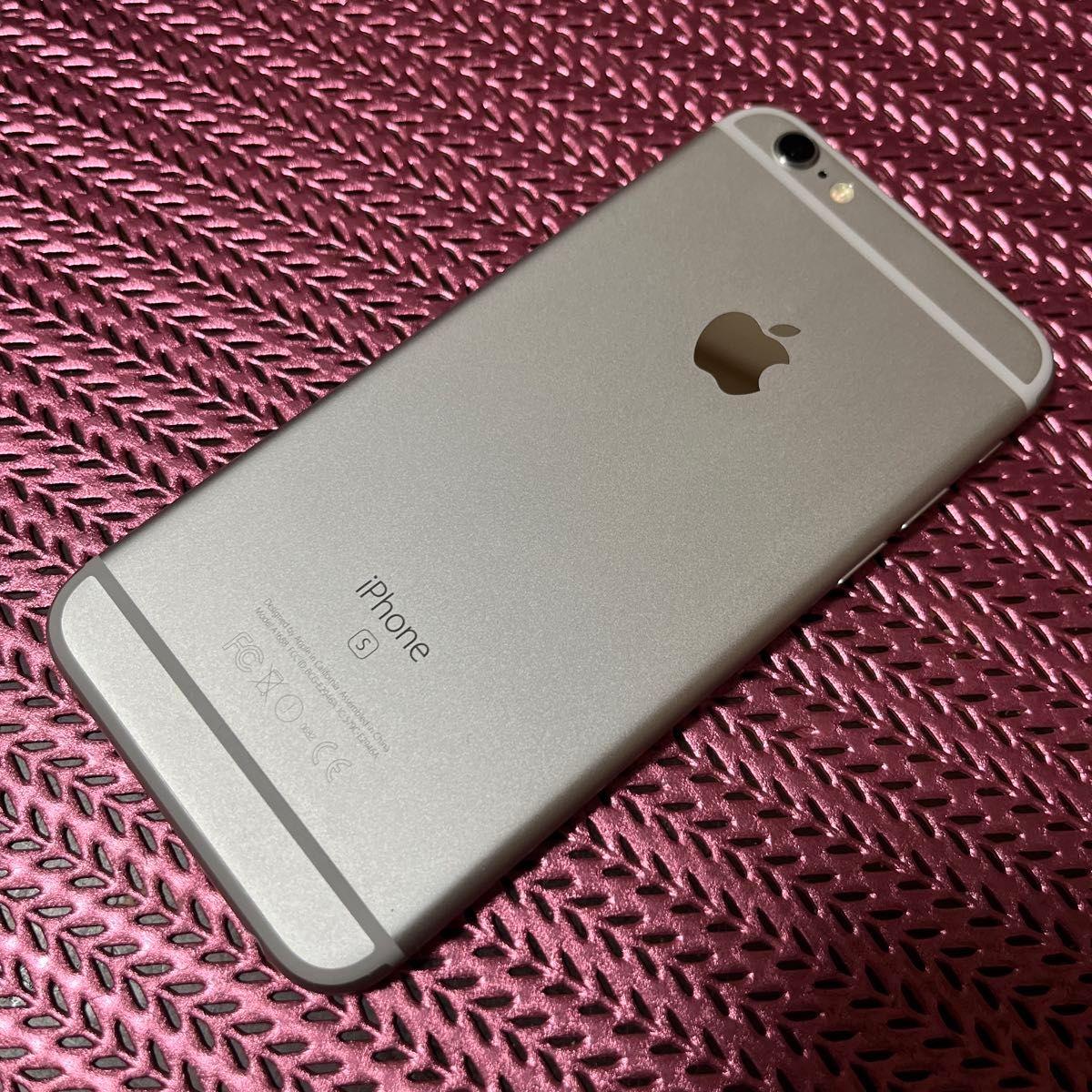 美品 Apple iPhone6s MN0X2J/A 32GB SIMフリー A1688 シルバー 初期化
