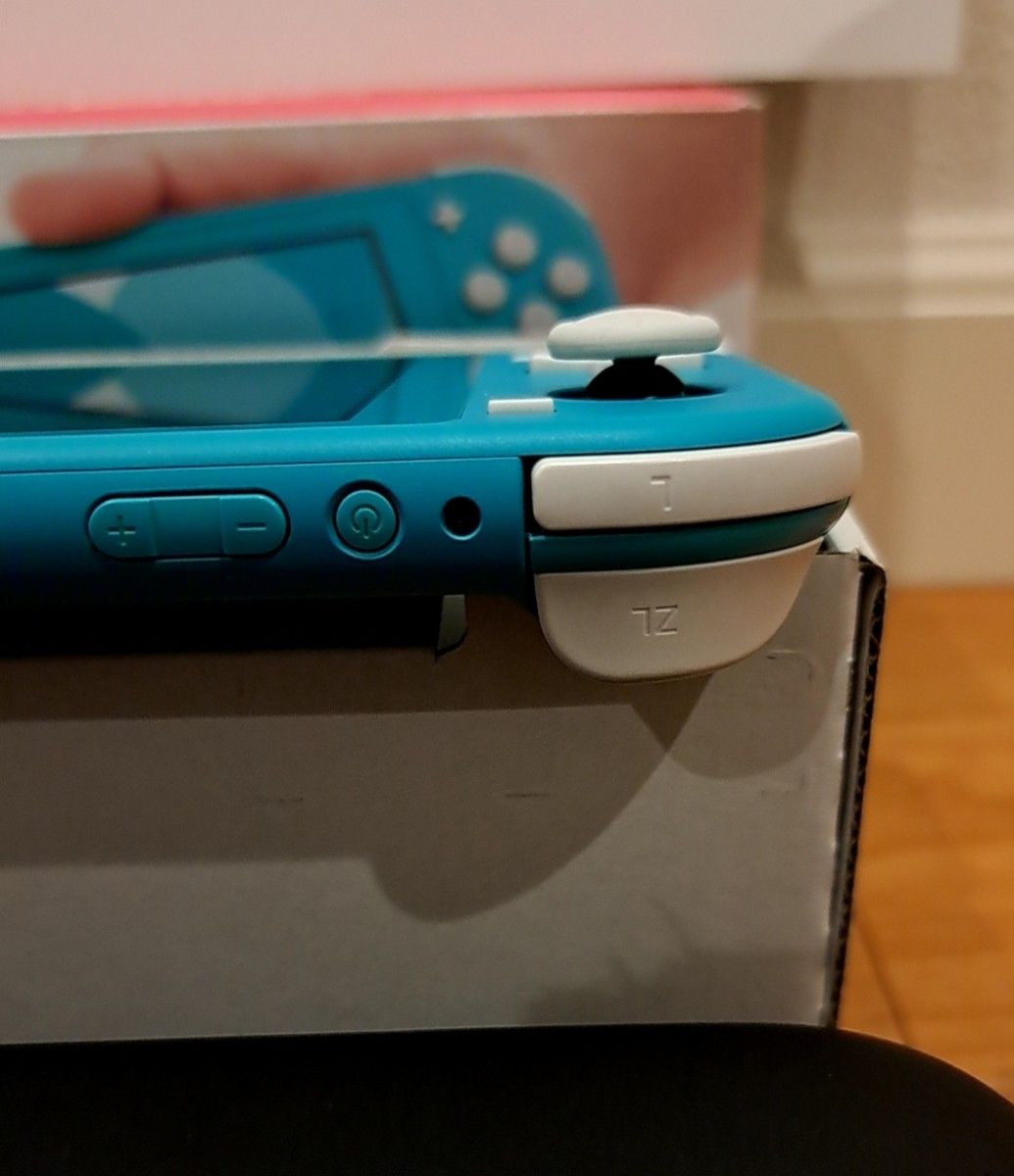 Nintendo Switch Lite ターコイズ 本体 充電器 箱付き ケース付き