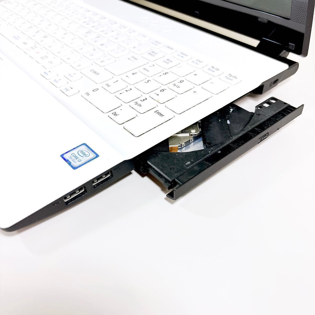 快適SSD メモリ8GB／webカメラ／第7世代／Bluetooth／Win11／ホワイト