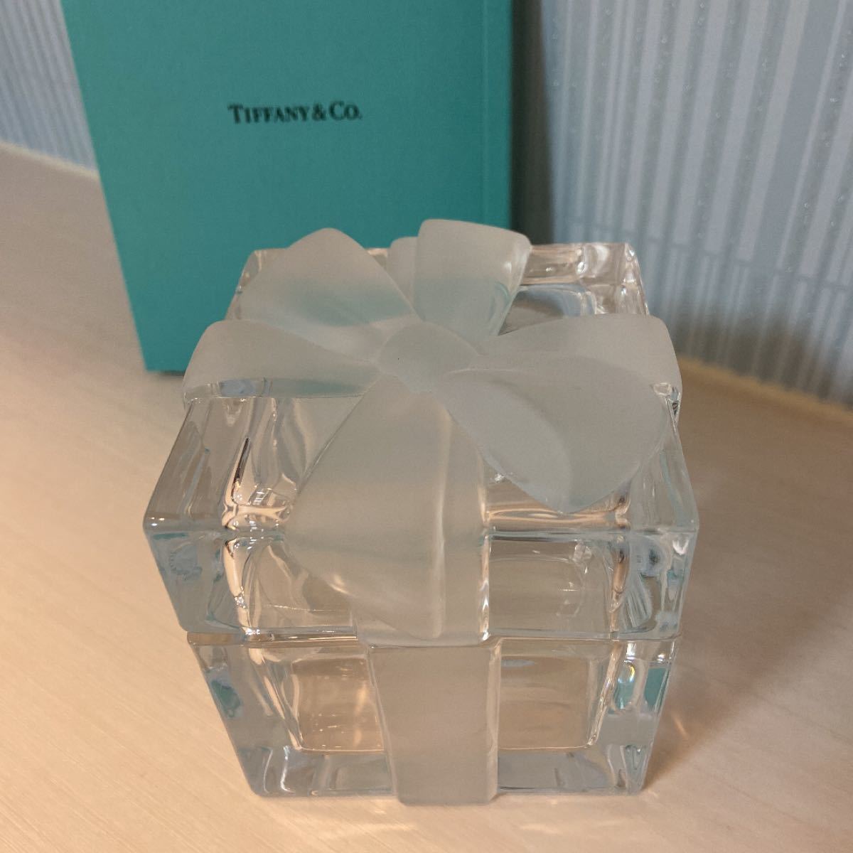 ティファニー プレゼントボックス ガラス小物入れ クリスタルボウ