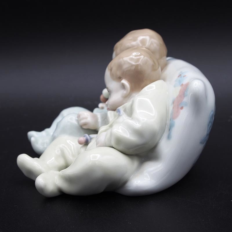 廃盤】 リヤドロ LLADRO No 5772 赤ちゃんの夢 LITTLE DREAMERS