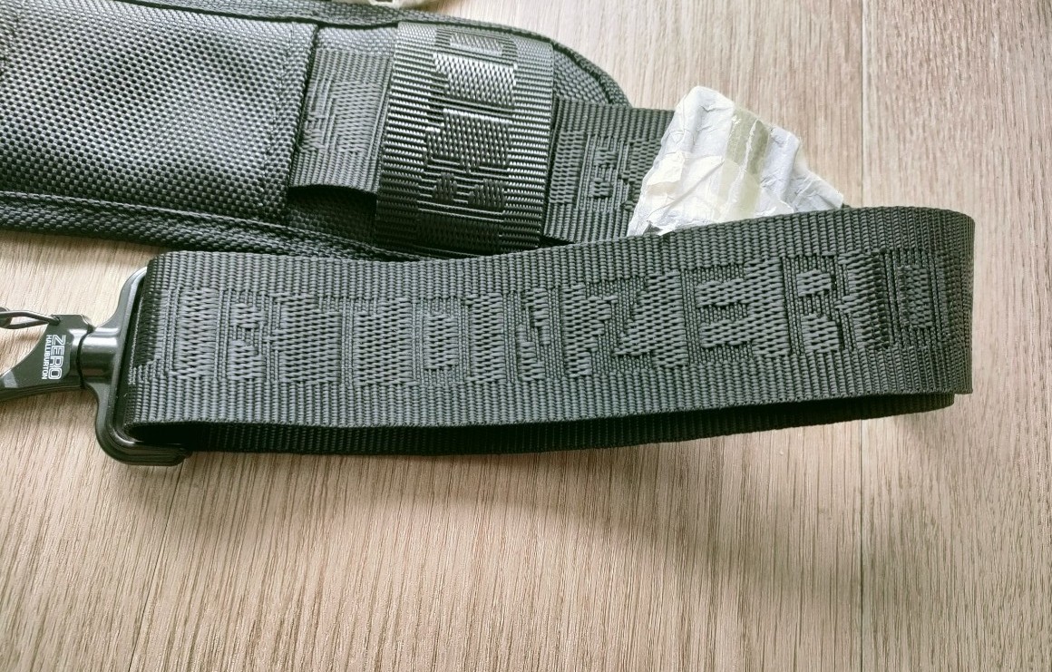 未使用品】ZERO HALLIBURTON ゼロハリバートン ショルダーストラップ