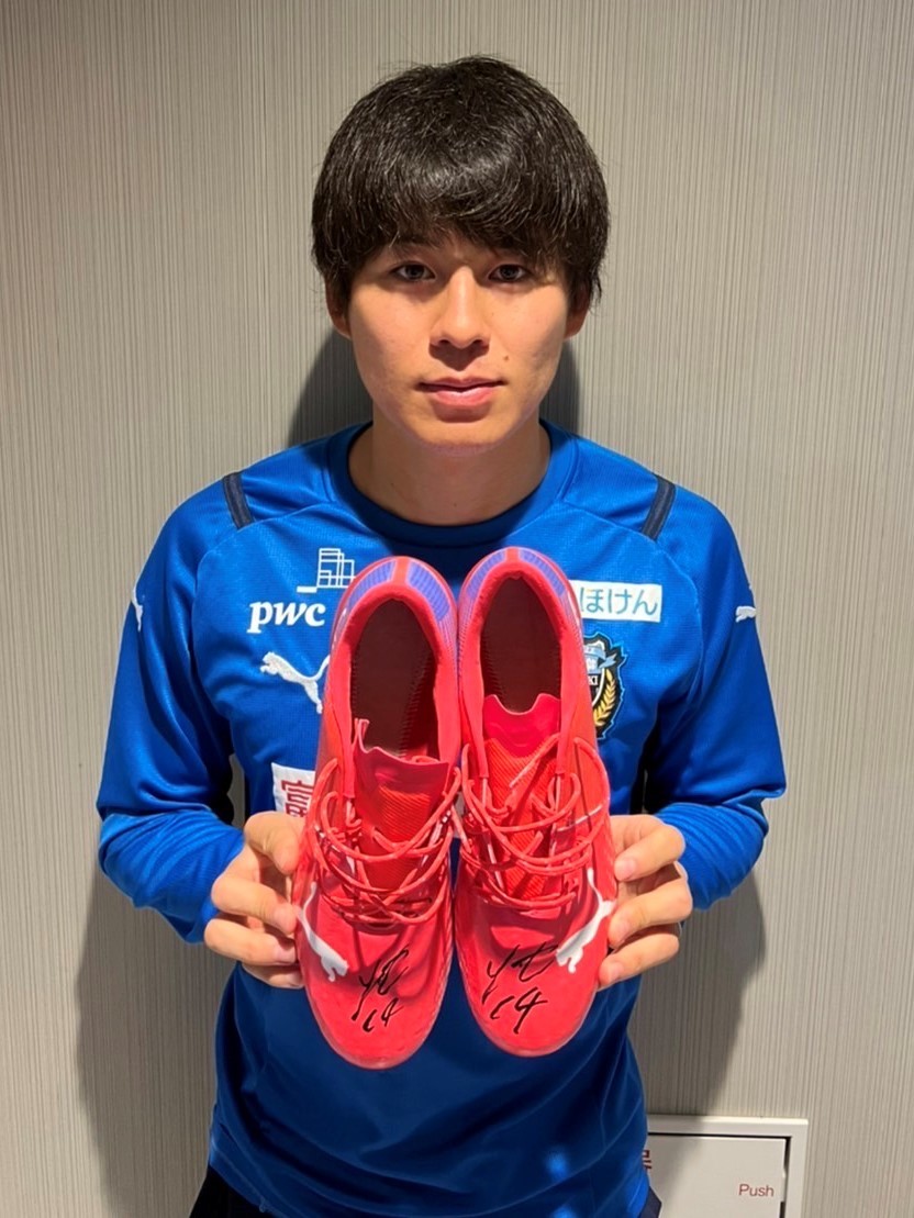 チャリティ】脇坂 泰斗(川崎F)サイン入りスパイク047 の商品詳細