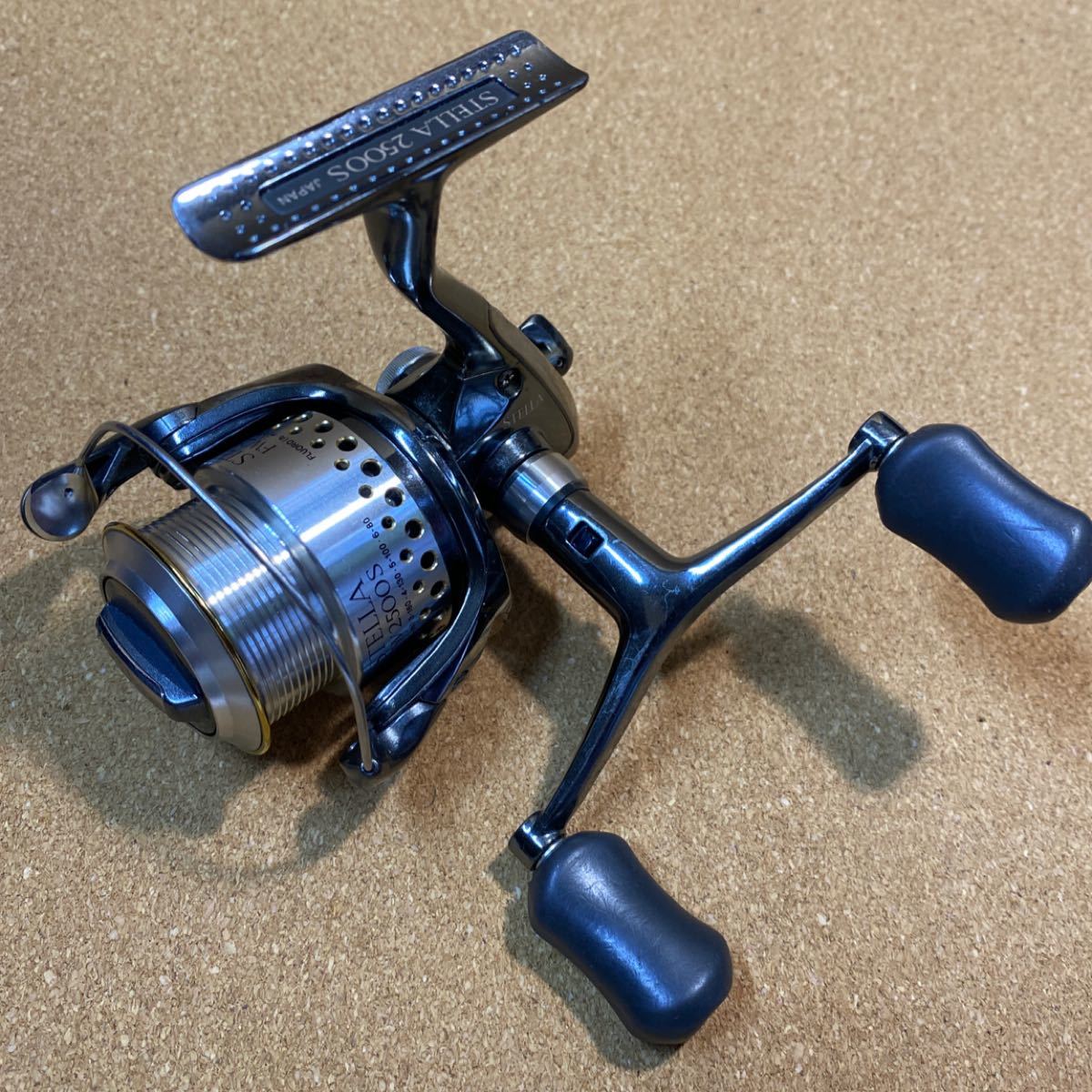 シマノ ステラFW2500S ダブルハンドル スピニングリール｜Yahoo!フリマ