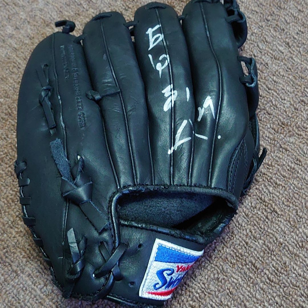 東京ヤクルトスワローズ 現二軍監督池山隆寛監督 古田敦也さんサイン