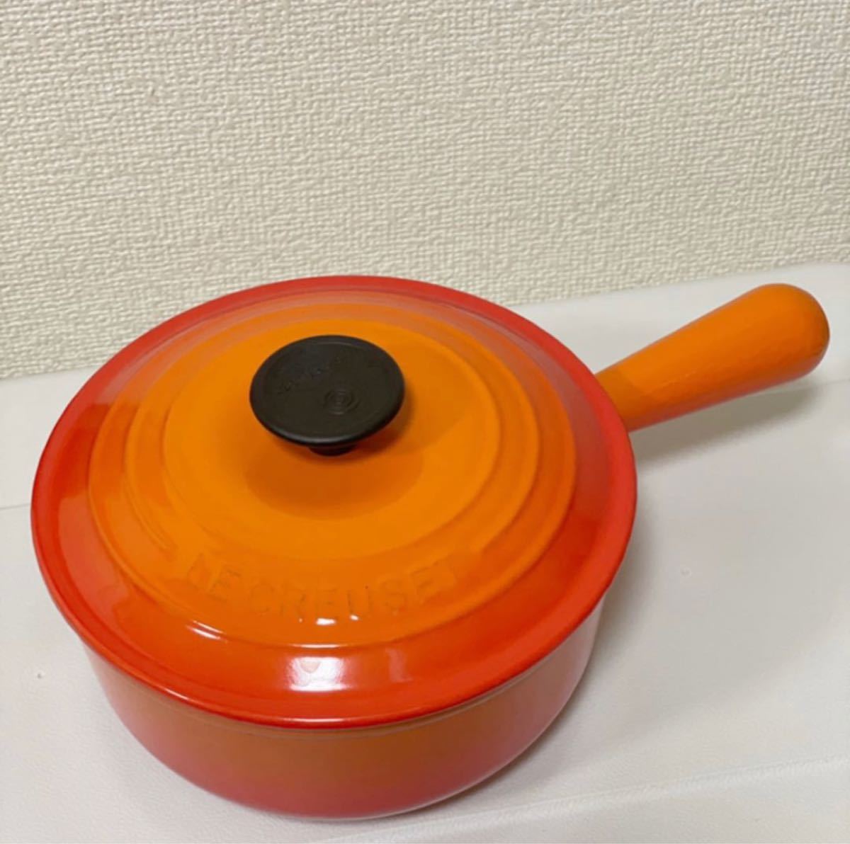 美品ルクルーゼLECREUSETソースパン18cmオレンジ 鋳物ホーロー片手鍋
