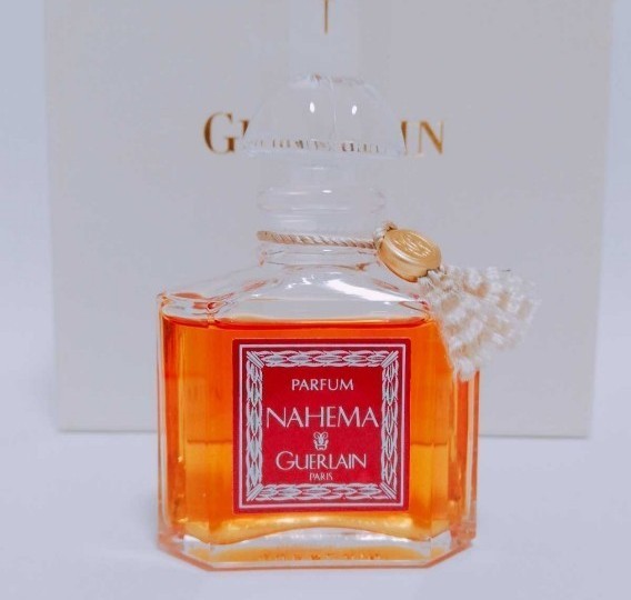 送料無料 廃盤 GUERLAIN ゲラン ナエマ パルファム 30ml 香水 GUERLAIN