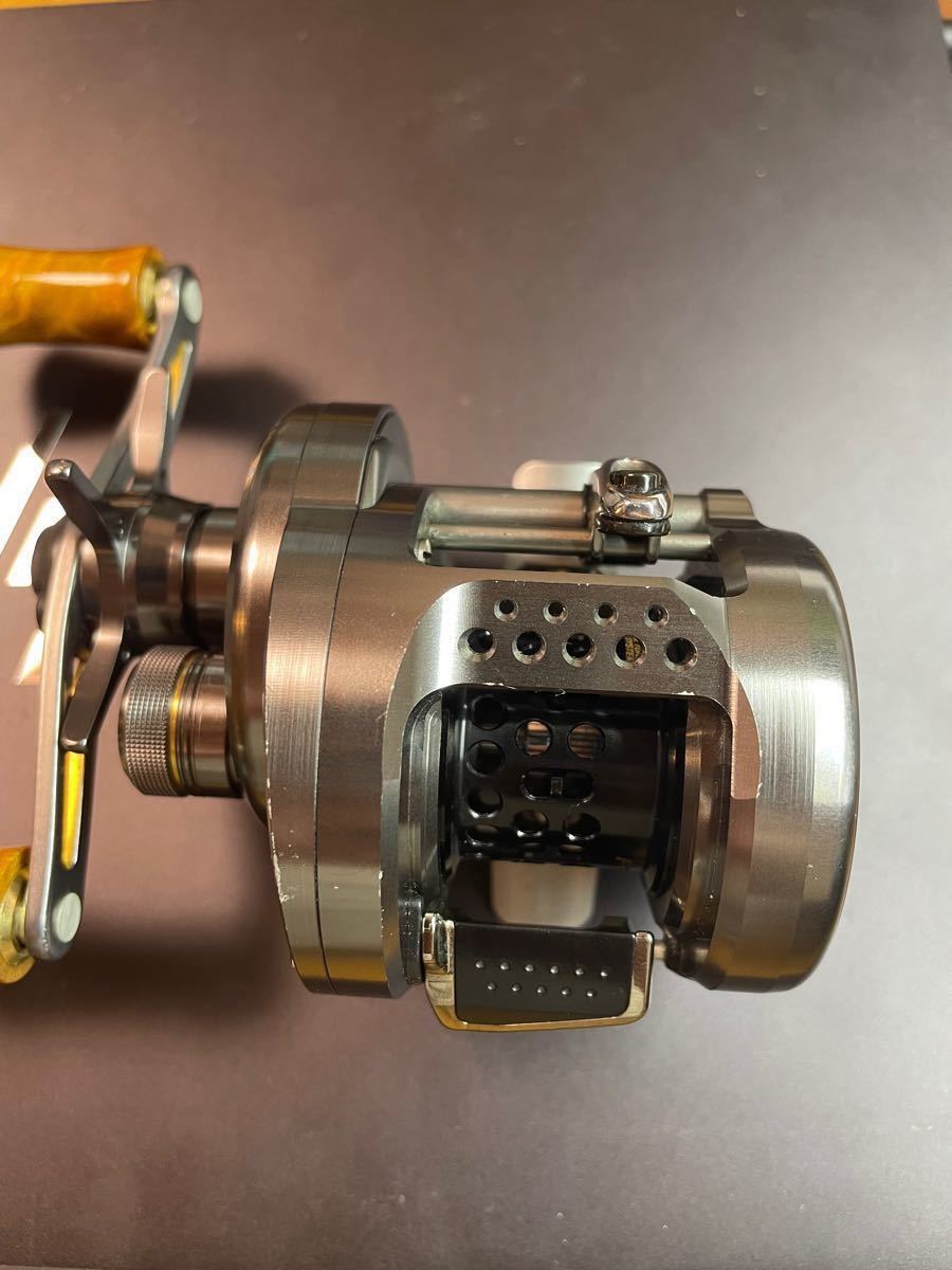 シマノ】17 カルカッタコンクエストBFS HG 左ハンドル ウッドノブ付き