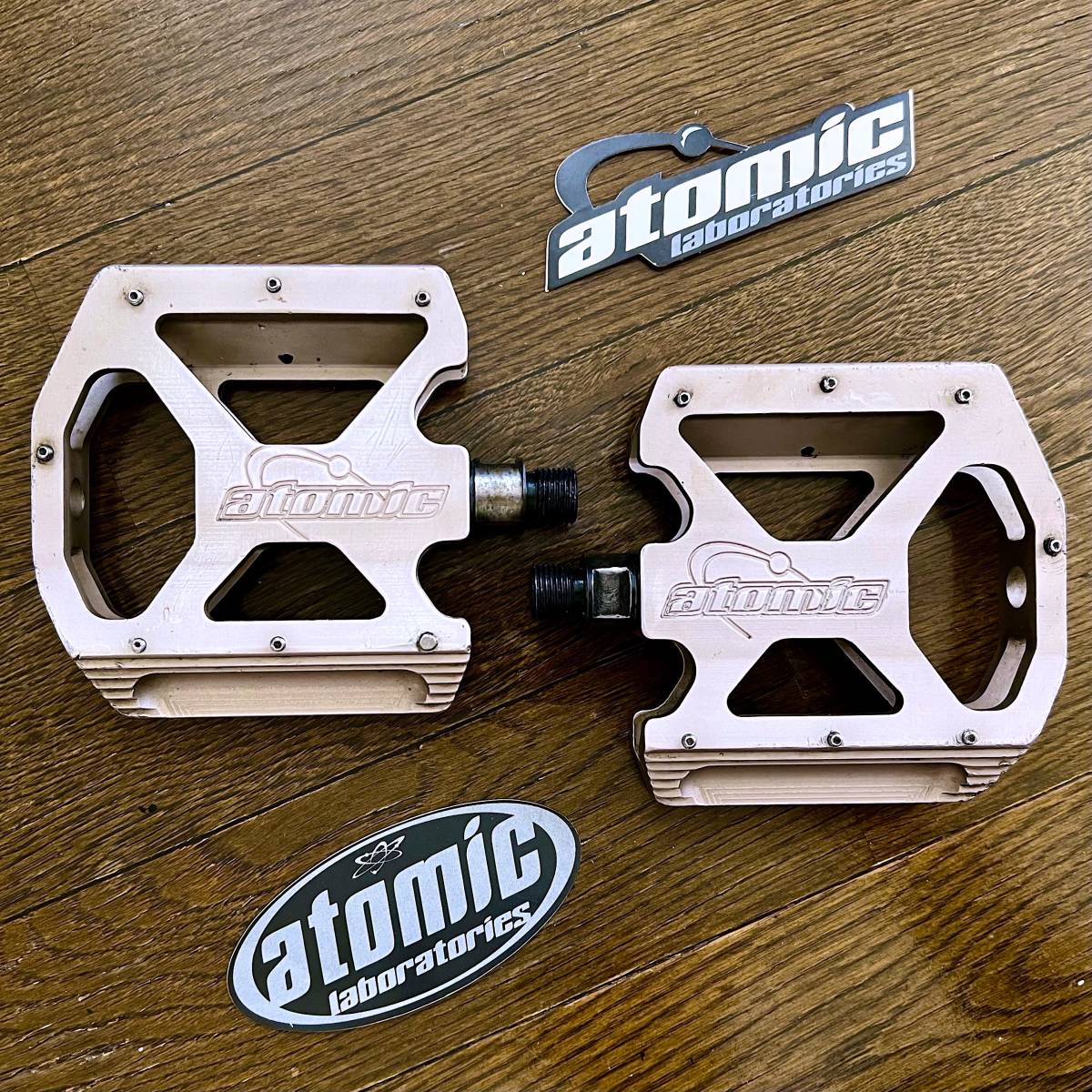 Yahoo!オークション - atomic FLATBOY FLAT BOY atomlab 第1号製品 フ