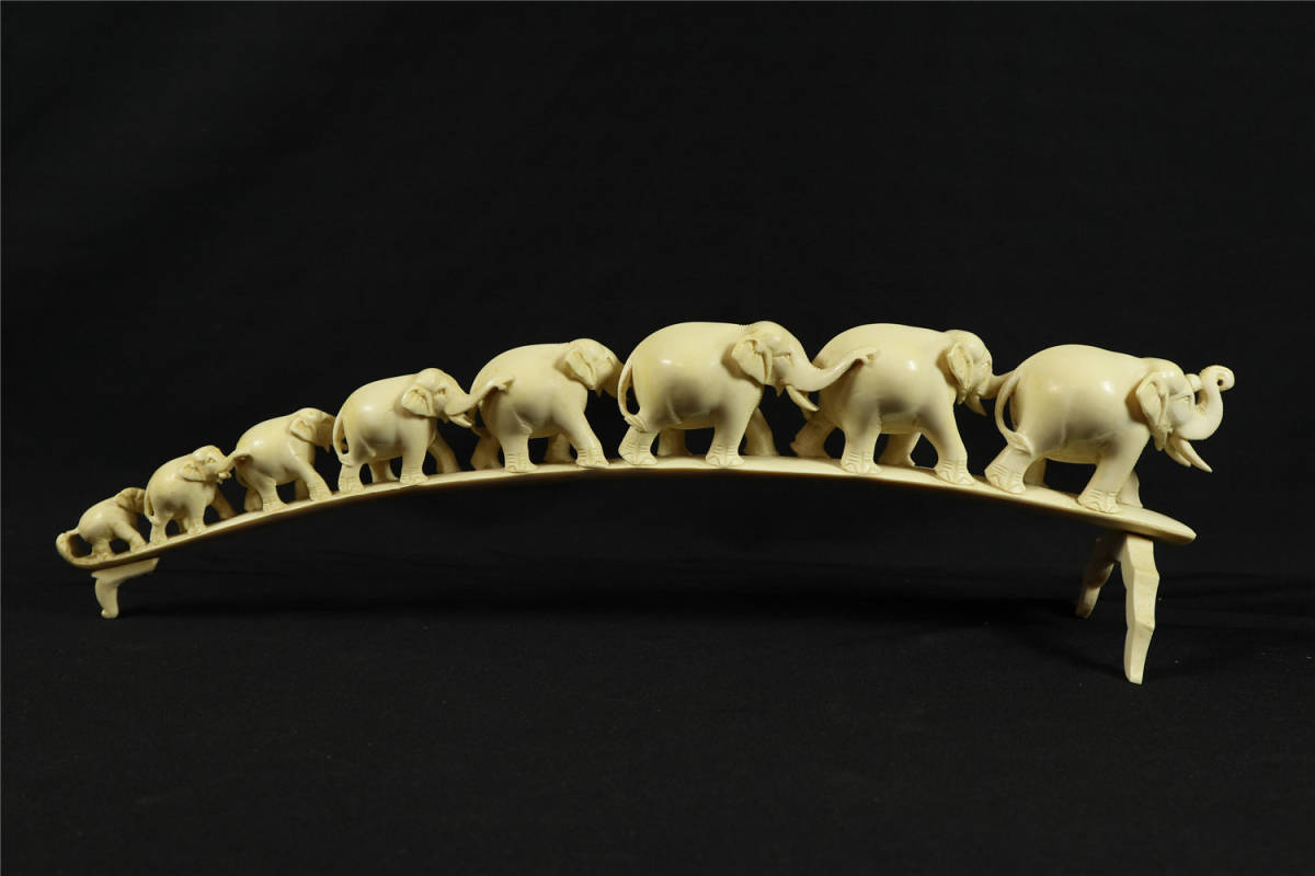 Yahoo!オークション - 東洋彫刻 象牙風 象置物8頭 マンモス芯料 象牙調