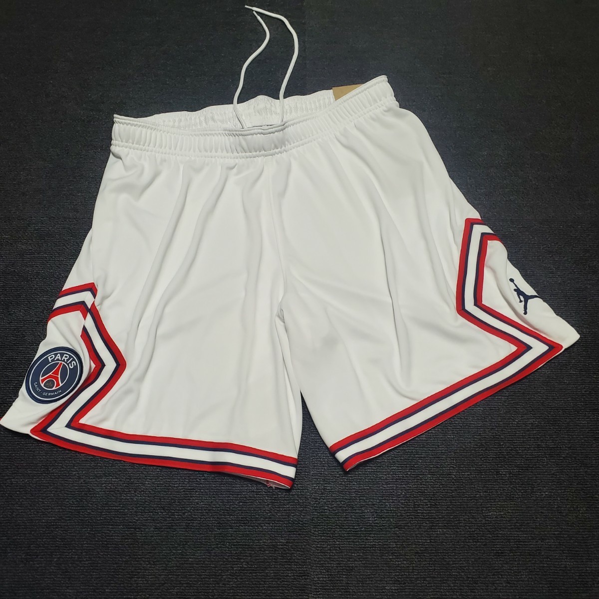 新品 正規品 パリサンジェルマン × ジョーダン ジャンプマンショート