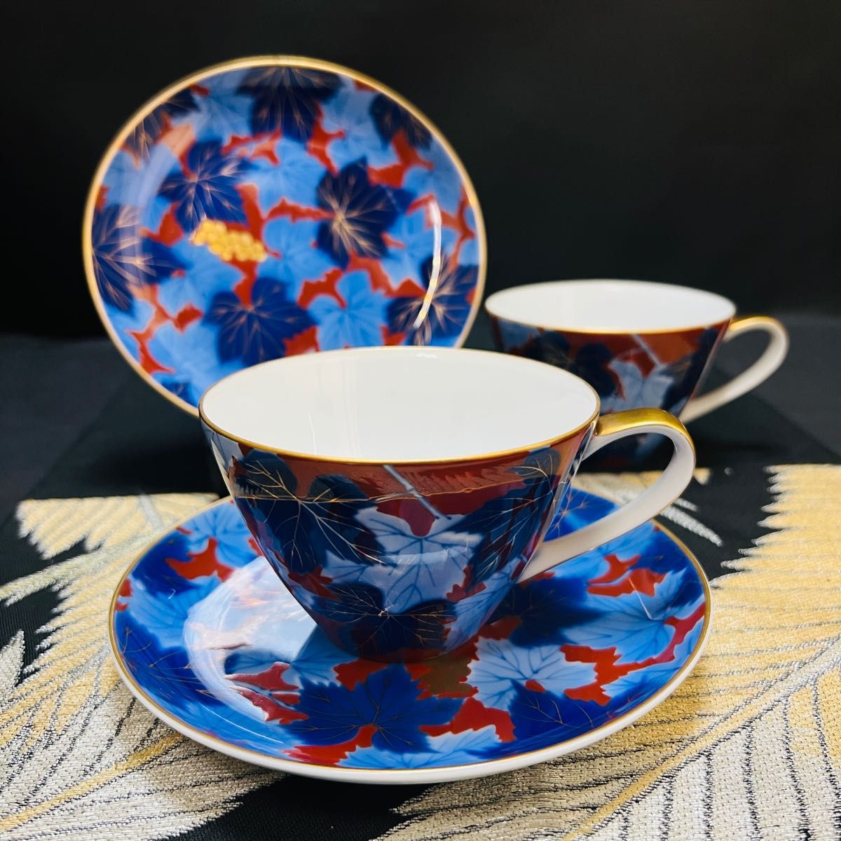 有田焼 深川製磁 宮内庁御用達 染錦葡萄外赤 カップ&ソーサー 2客