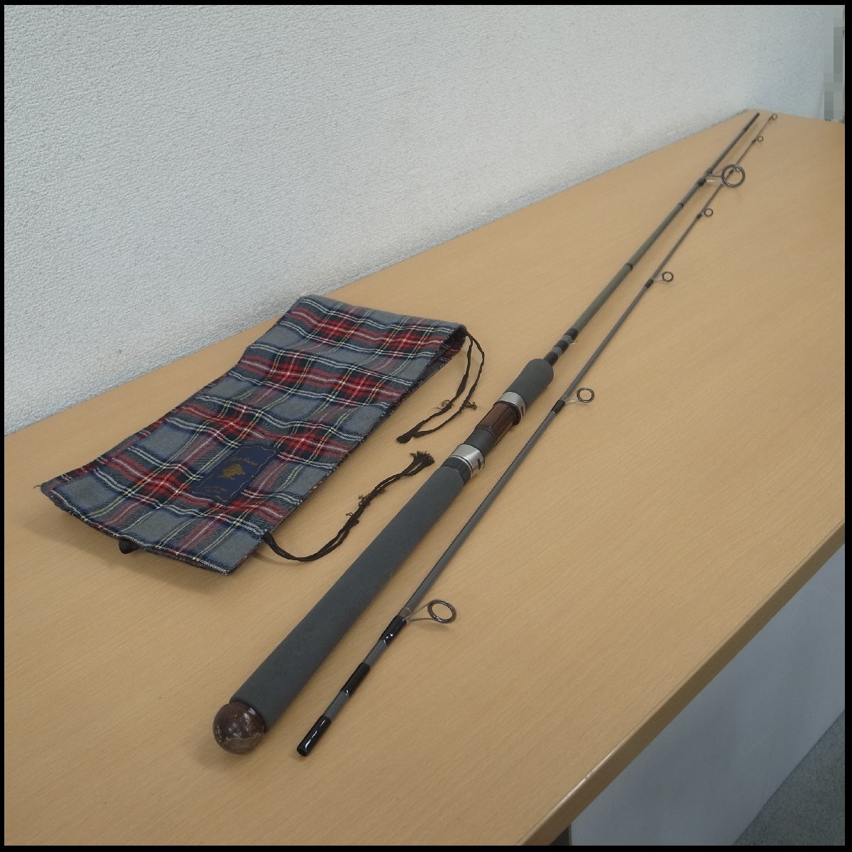 Yahoo!オークション -「saurus ブラックフィン」(ロッド