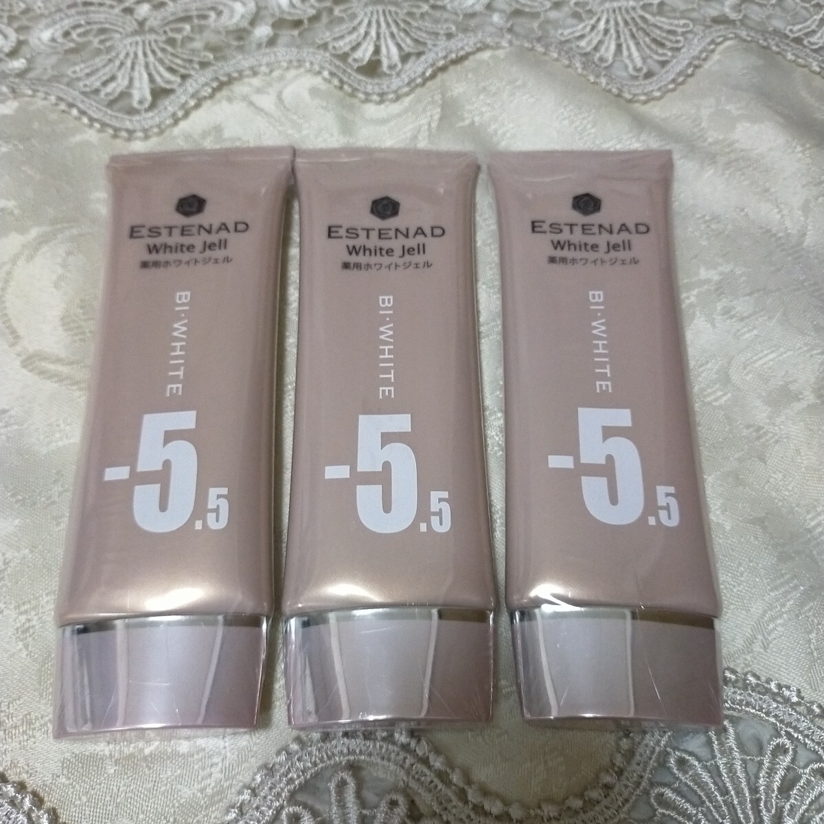 Yahoo!オークション -「エステナード ジェル ホワイト」の落札相場